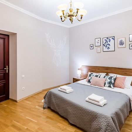 High Castle Apartment Lviv Exterior photo