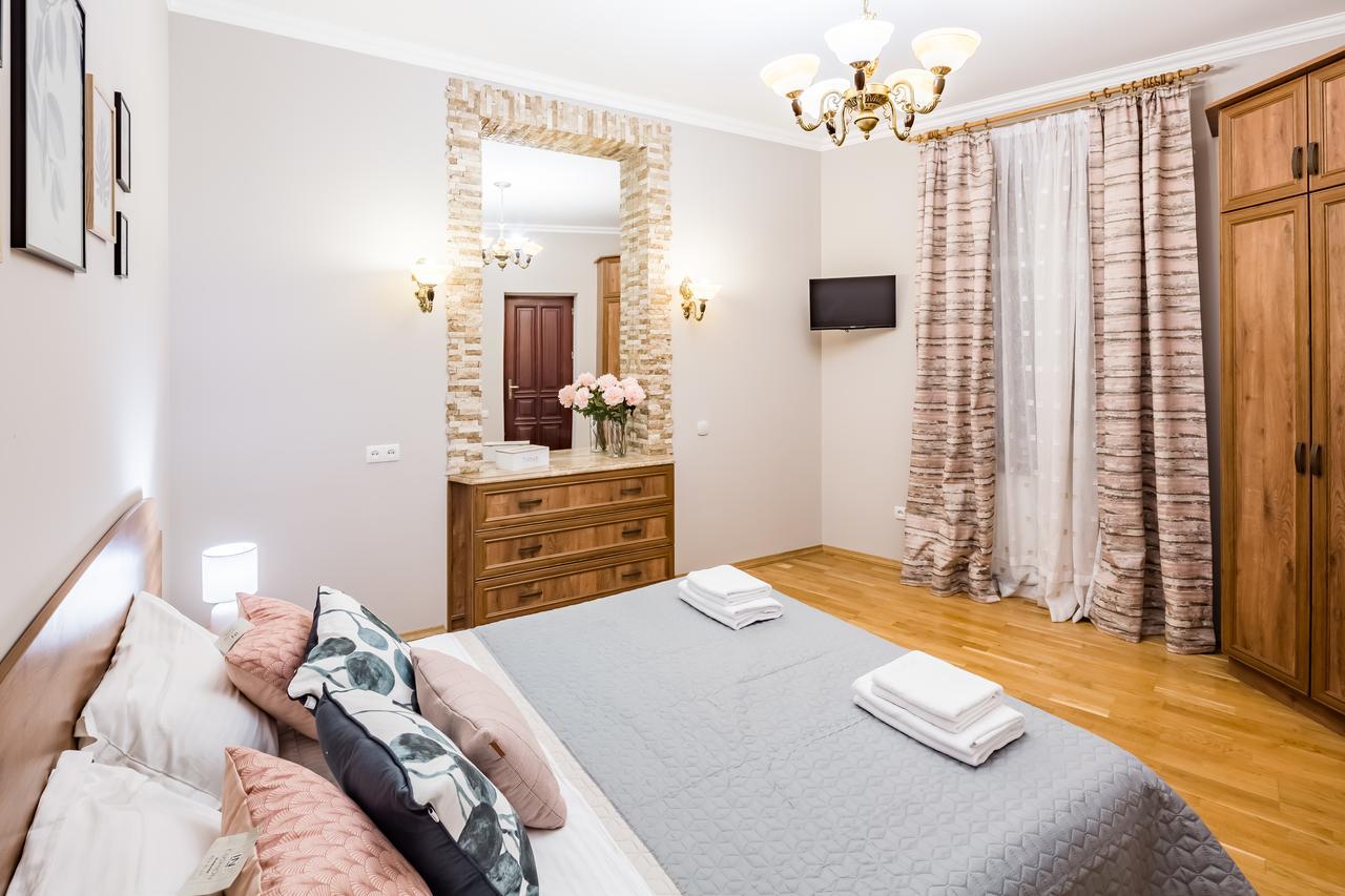 High Castle Apartment Lviv Exterior photo